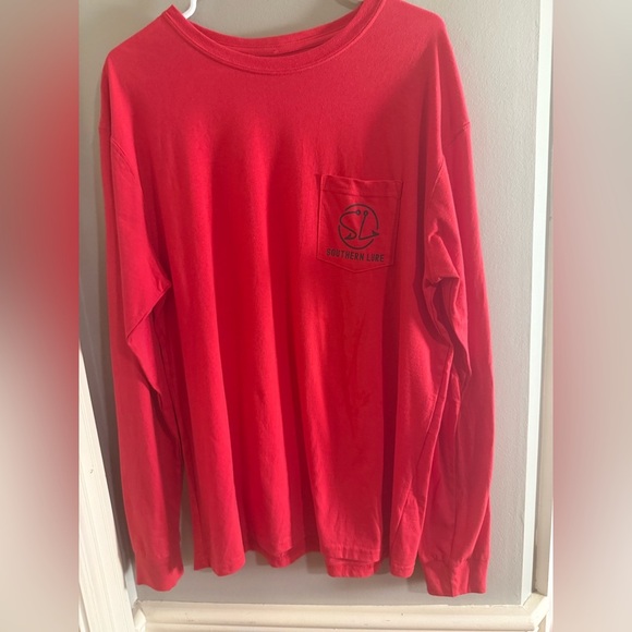 Southern Lure Vibrant Red Long Sleeve Tee for Casual Comfort - Picture 2 of 6